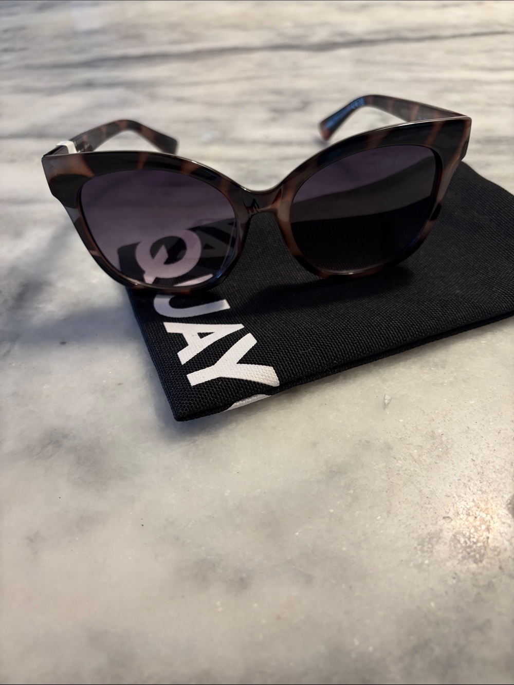 Tortoiseshell Cat-Eye Sunglasses - Brown